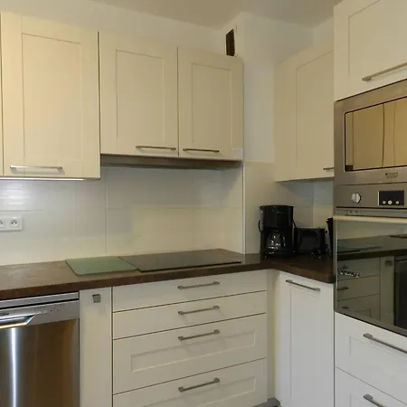 Le Lavandou, 3 Pieces, 5 Personnes - Fr-1-251-663 Apartment