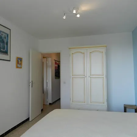 Apartment Le Lavandou, 3 Pieces, 5 Personnes - Fr-1-251-663 *