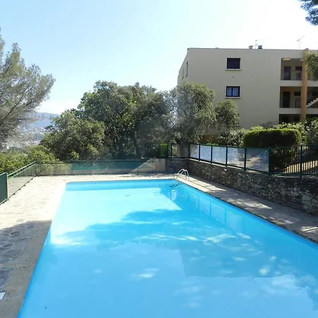 Apartment Le Lavandou, 3 Pieces, 5 Personnes - Fr-1-251-663